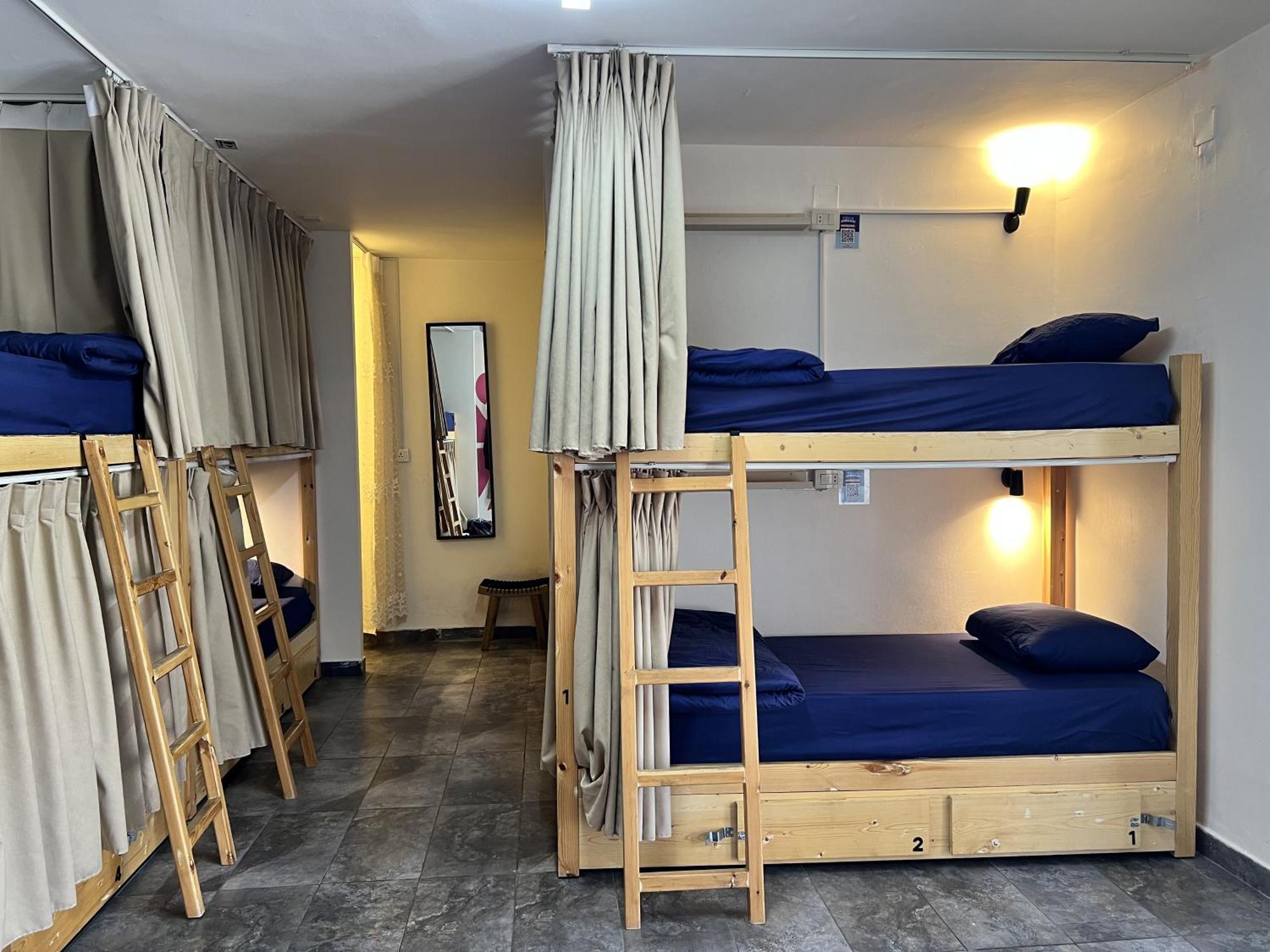 Battuta Hostel Ammán Szoba fotó